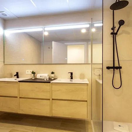 Banus - Harbour Seafront Apartment *
