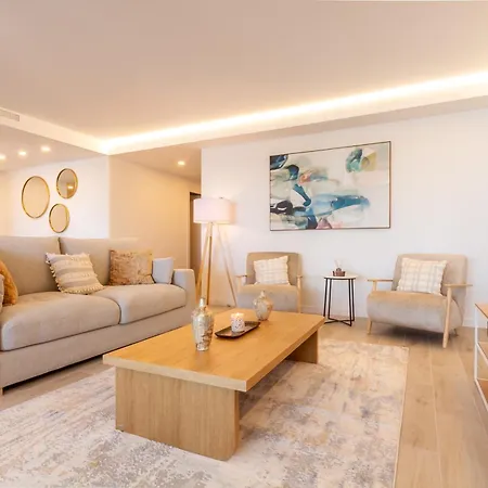 Banus - Harbour Seafront Apartment *